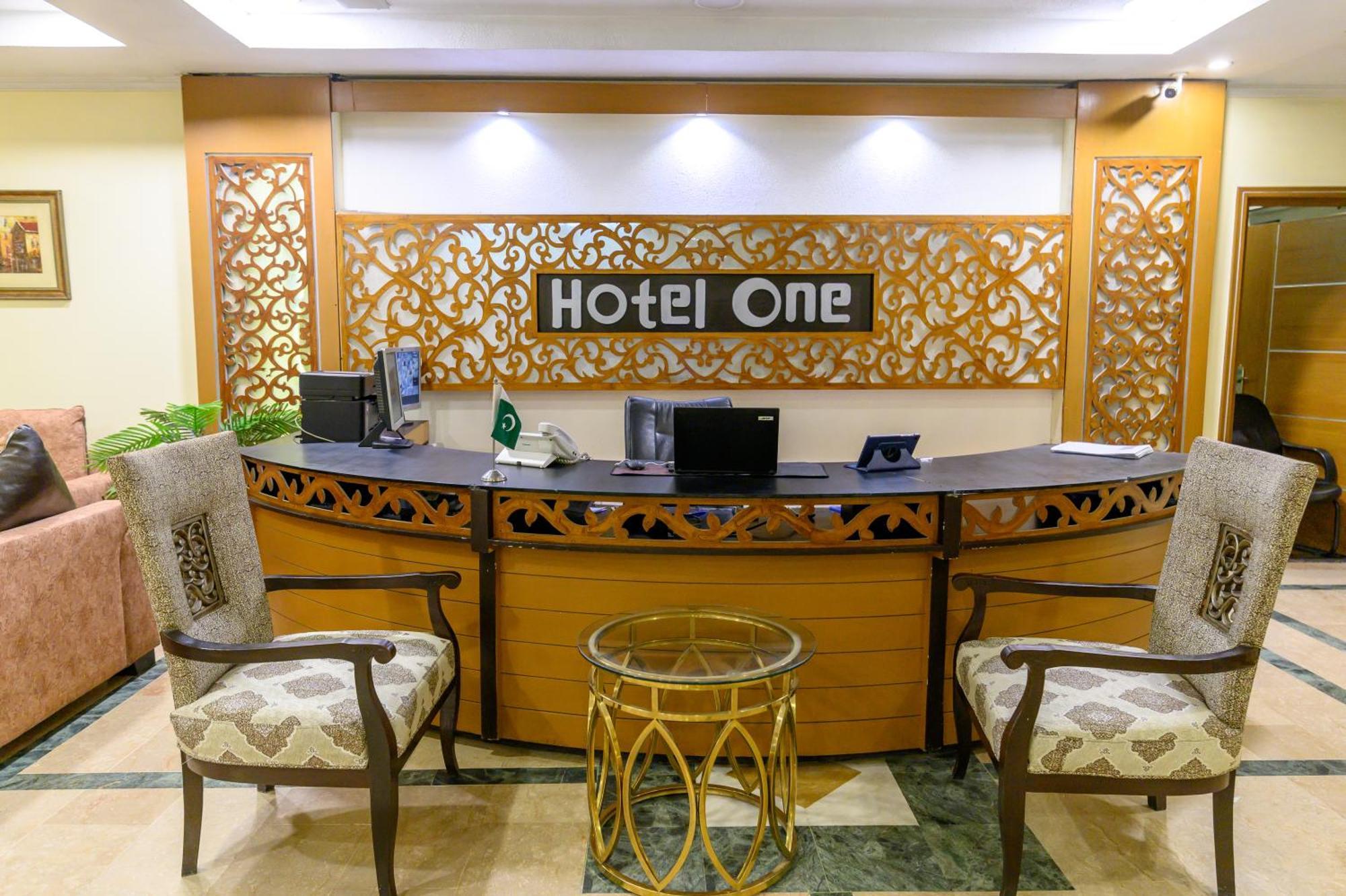 Hotel One 아보타바드 외부 사진